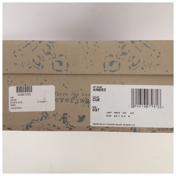 🎊 Host Pick! Musse & Cloud Sandals - Picture 7 of 8